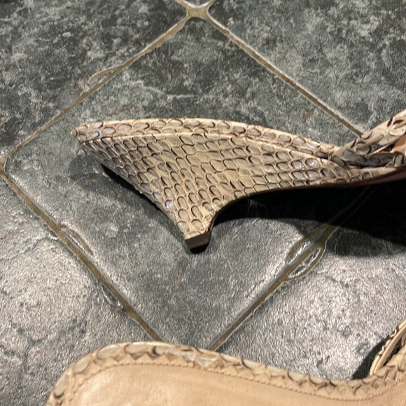 Barely used original Prada shoes - Picture 6 of 8